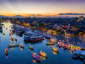 HOI AN CITY TOUR – BOAT RIDE – RELEASE FLOWER LANTERN